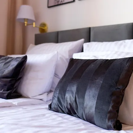 Discover - Lubomirskiego St - Classic & Modern - Near Main Station, Netflix And Ac Lejlighed Kraków
