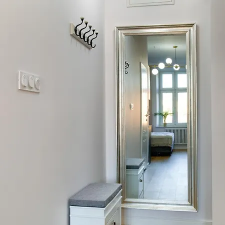 Daire Discover - Lubomirskiego St - Classic & Modern - Near Main Station, Netflix And Ac Krakow