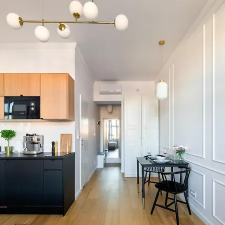 Lejlighed Discover - Lubomirskiego St - Classic & Modern - Near Main Station, Netflix And Ac *