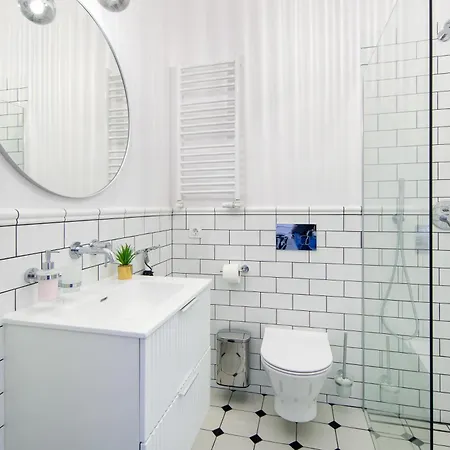 Discover - Lubomirskiego St - Classic & Modern - Near Main Station, Netflix And Ac Lejlighed Kraków