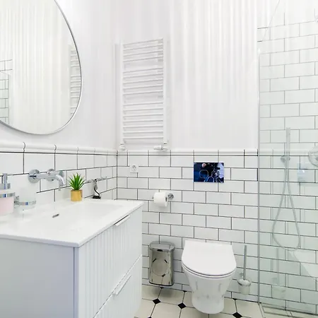 Discover - Lubomirskiego St - Classic & Modern - Near Main Station, Netflix And Ac * Kraków