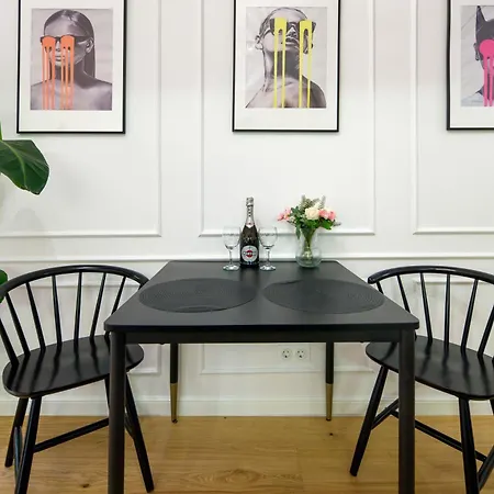 Discover - Lubomirskiego St - Classic & Modern - Near Main Station, Netflix And Ac * Kraków