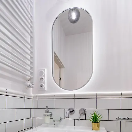 Discover - Lubomirskiego St - Classic & Modern - Near Main Station, Netflix And Ac Kraków