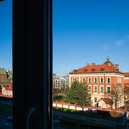 Discover - Lubomirskiego St - Classic & Modern - Near Main Station, Netflix And Ac