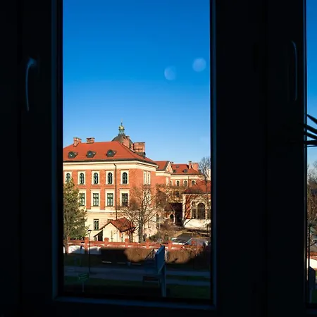 Discover - Lubomirskiego St - Classic & Modern - Near Main Station, Netflix And Ac Apartment