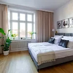 Discover - Lubomirskiego St - Classic & Modern - Near Main Station, Netflix And Ac *