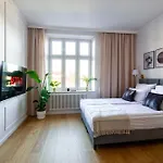 Discover - Lubomirskiego St - Classic & Modern - Near Main Station, Netflix And Ac