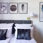 Discover - Lubomirskiego St - Classic & Modern - Near Main Station, Netflix And Ac *