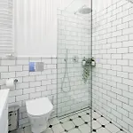 Apartment Discover - Lubomirskiego St - Classic & Modern - Near Main Station, Netflix And Ac *