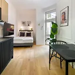 Apartment Discover - Lubomirskiego St - Classic & Modern - Near Main Station, Netflix And Ac Krakau