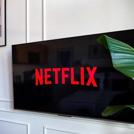 Discover - Lubomirskiego St - Classic & Modern - Near Main Station, Netflix And Ac アパート
